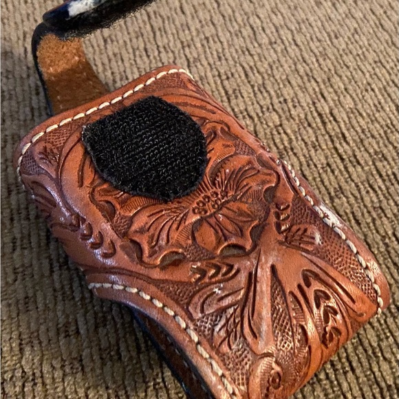 Leather Clip Phone Holder - Picture 4 of 4